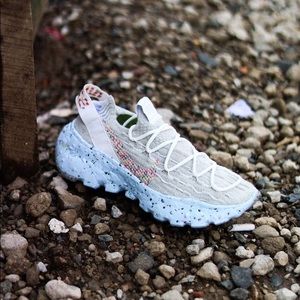 NIKE Space Hippie 04